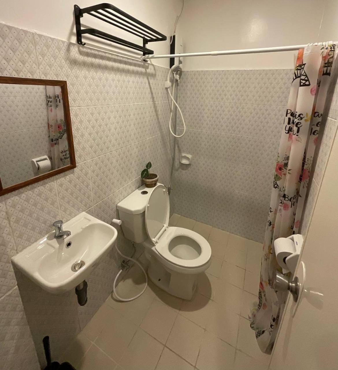 Halajo Bnb Transient Laoag Habitación foto