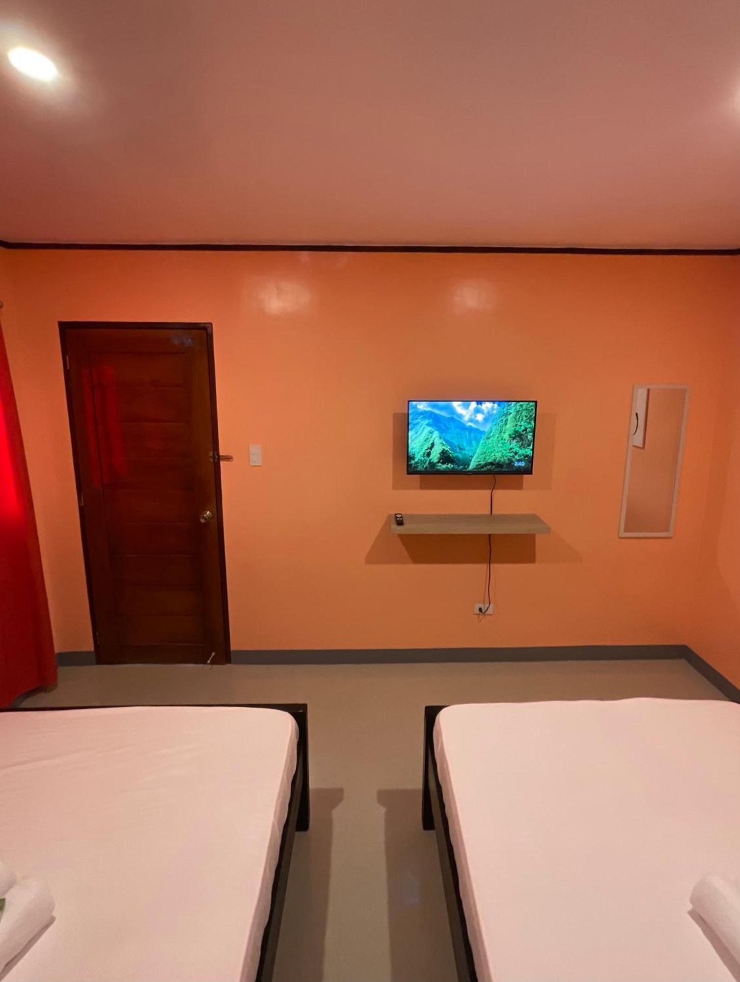 Halajo Bnb Transient Laoag Habitación foto