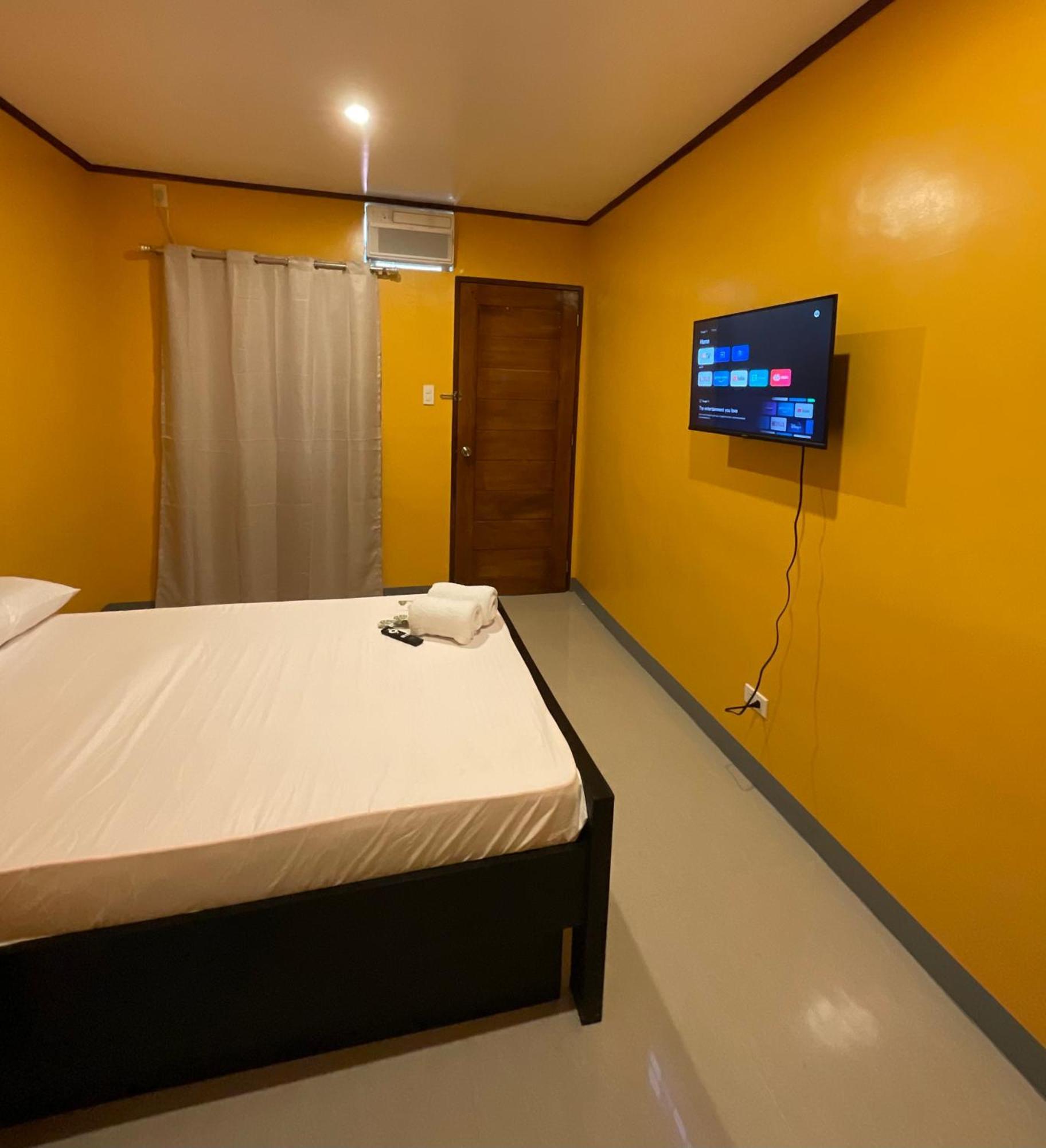Halajo Bnb Transient Laoag Habitación foto
